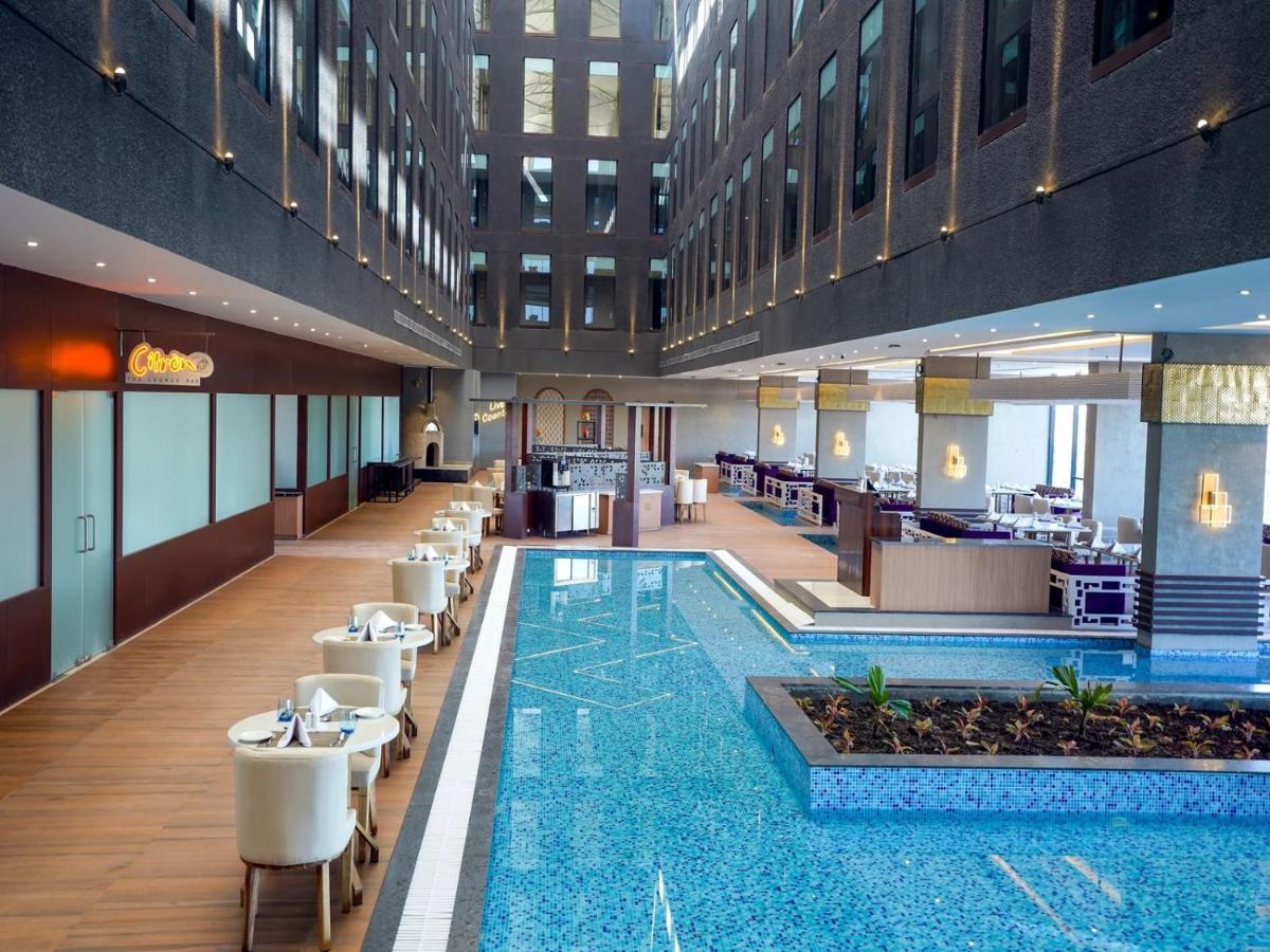 Essentia Luxury Hotel Индор Екстериор снимка