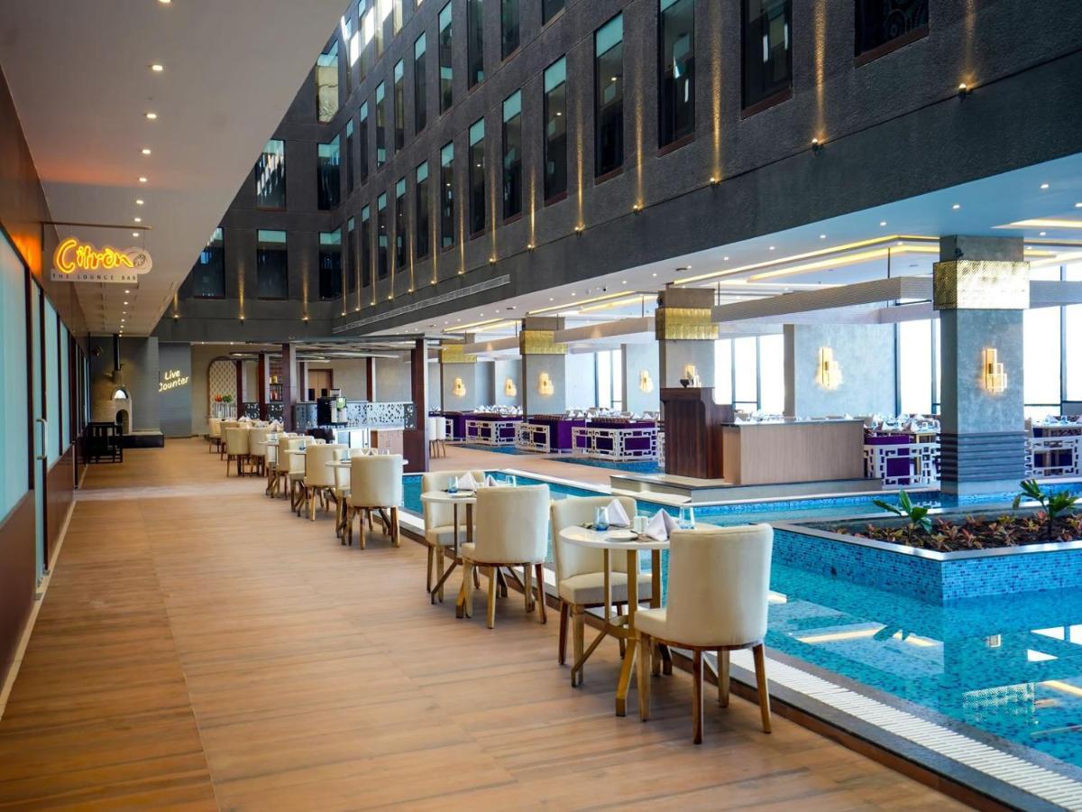 Essentia Luxury Hotel Индор Екстериор снимка