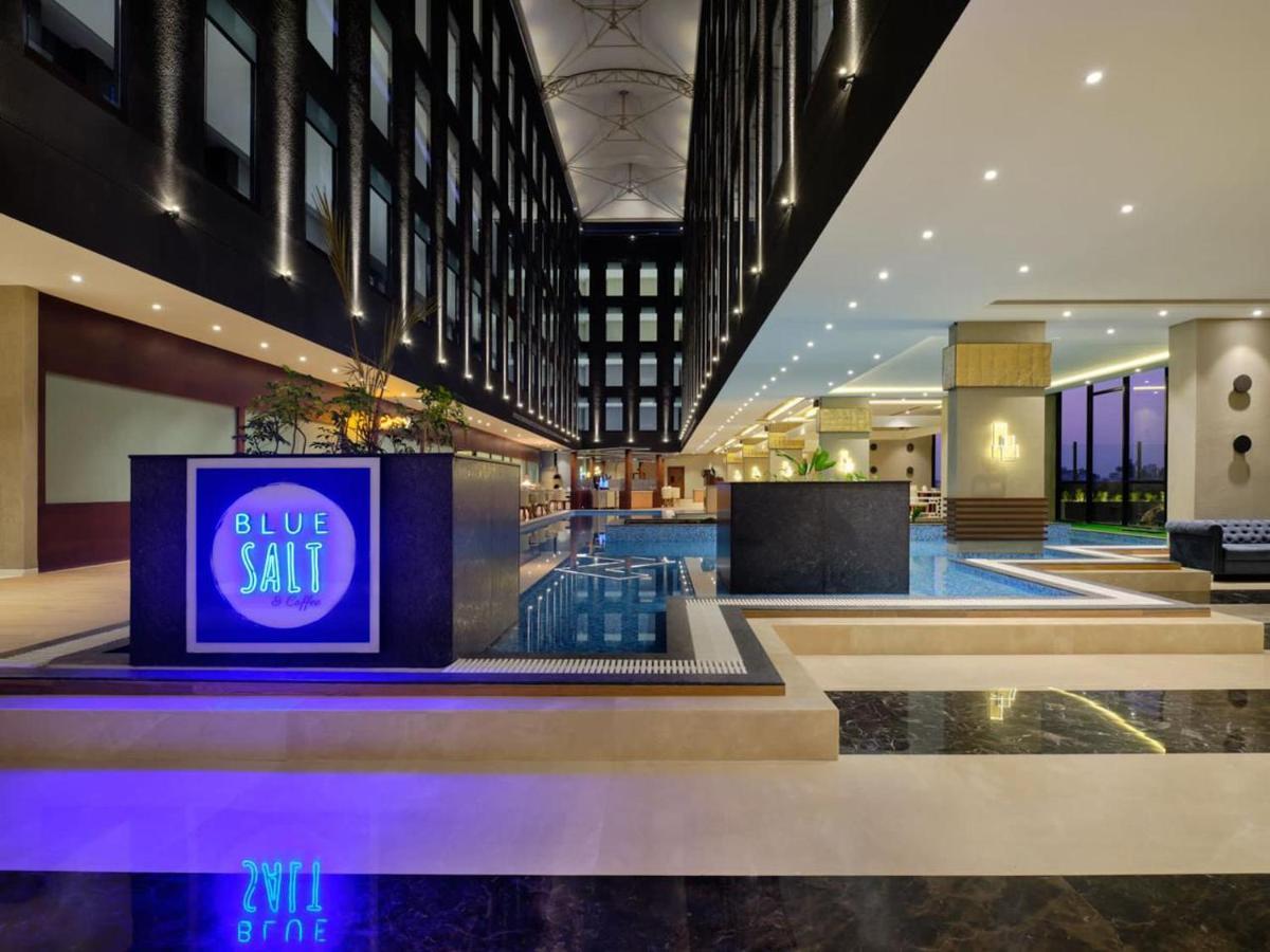 Essentia Luxury Hotel Индор Екстериор снимка