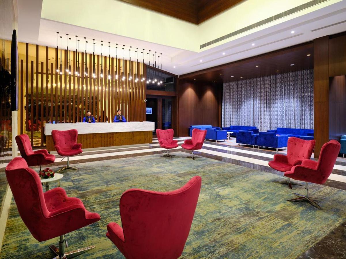Essentia Luxury Hotel Индор Екстериор снимка